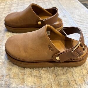 UGG Goldenstar Clog, Chestnut, Size 9, 40EU - Barely Worn